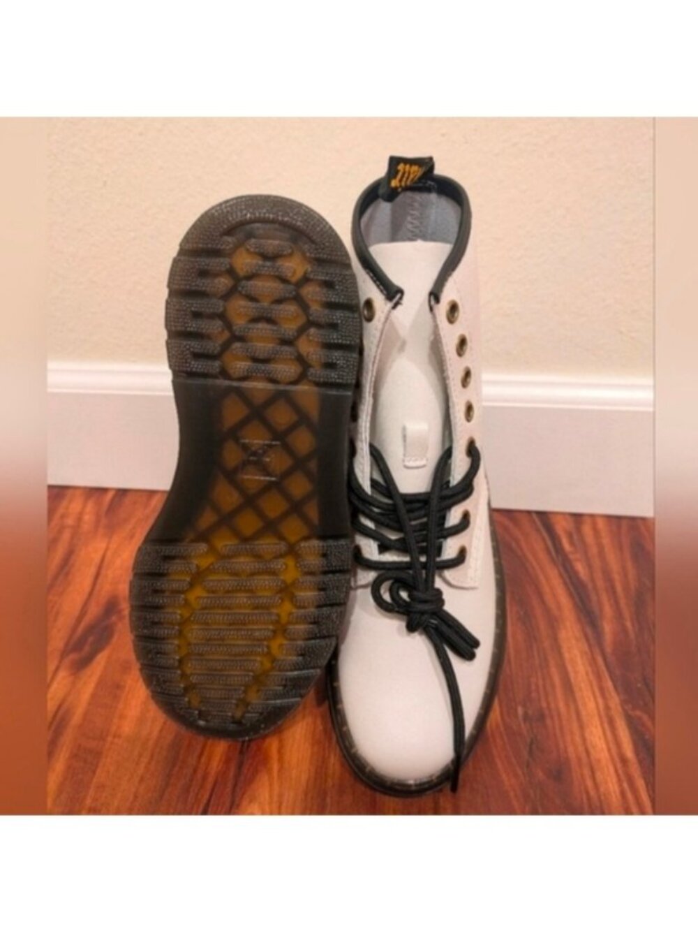 Dr. Martens Womens US 7 Zavala White Patent Leather 8 Eye Combat Boots 052026 - Picture 6 of 7